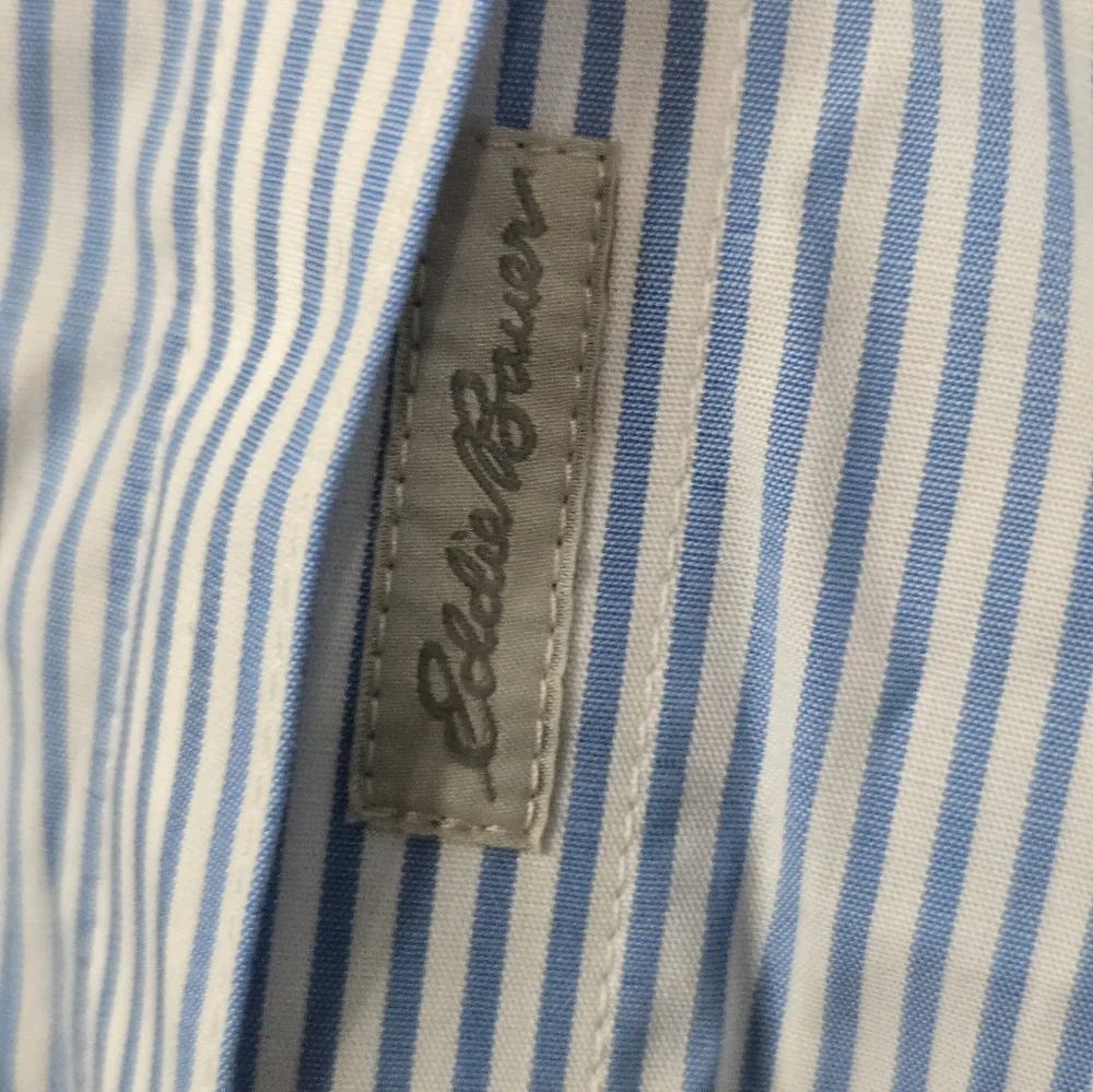 Eddie Bauer Light Blue Striped Button Down Shirt Wrinkle Free Shape Fit S Petite - Picture 4 of 5